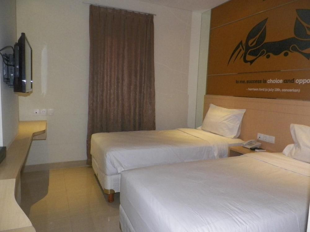Zodiak Asia Afrika By Kagum Hotels Bandung Exterior foto