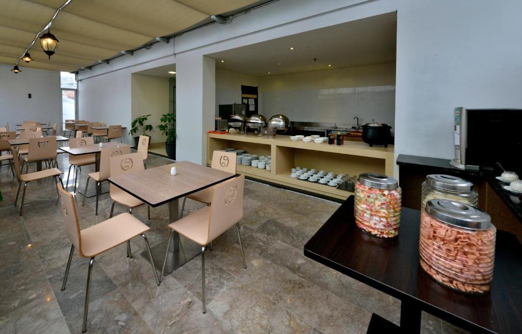 Zodiak Asia Afrika By Kagum Hotels Bandung Exterior foto